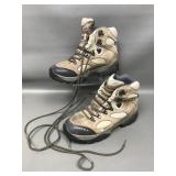 Preowned Women's Merrell Sawtooth Hiking Boots 7