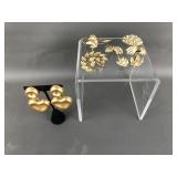 Trifari Pearl Done Rhinestone Brooch & Brush Gold