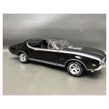 Ertl 1968 Oldsmobile Diecast Model Car