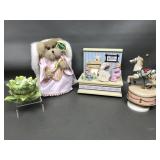 Vtg Music Carousel, Rocky Mountain Kittens' Bed...