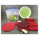 Snapware 26pc Set, Plastic Trays, & More
