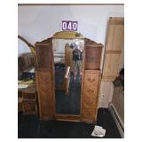 armoire art deco Chifferobe cedar inside