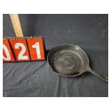 Griswold cast iron pan 701 Erie