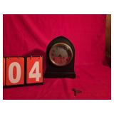 Mantle clock works with keys