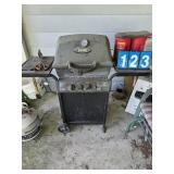 gas grill has a tank with it