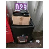 Smoker new masterbuilt mes30B