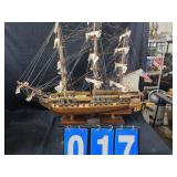 U.S.S. Constitution model larde
