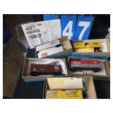 5 Athearn HO scale train cars