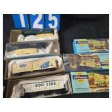 4 Ho athearn freight train cars