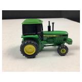ERTL diecast John Deere Tractor - 3 1/2' long