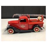 1038 Ford V8 Fire Truck Diecast Model - Scale 1:18