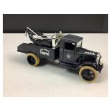1931 Hawkeye Police Wrecker/Bank w/Key - 1:34