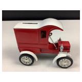ERTL 1905 Ford's First Deliver Car/Bank w/Key