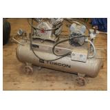 Toscan  Air Compressor / 220v