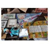 Pennants / Scrappy Doo / Picture Frames