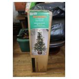 4ft Porch Xmas Tree / Boxed