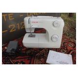 Singer 8280 Sewing Machine