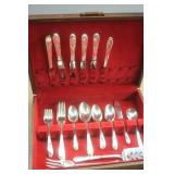 Vntage Rogers Silverware Set & Walnut Case