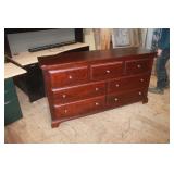 7 Drawer Ladies Dresser