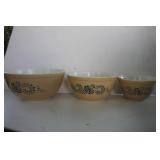 Pyrex Mixing Bowl Set