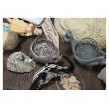 Artsy Decor/  Handbags / Amethyst Glass