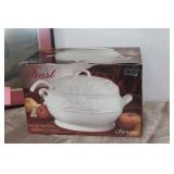 Signature Feast Soup Tureen  / Boxed