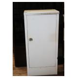 M/C Metal Medical Cabinet