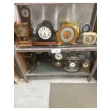 Lot of 18 assorted clocks