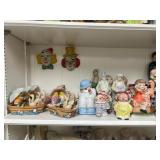 Lot of assorted decorations