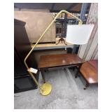 Lot of a table and lamp