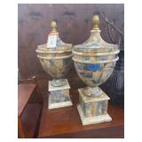 Lot of 2 urns