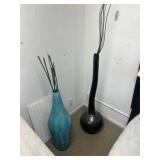Lot of 2 vases