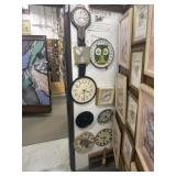 Lot of 35 assorted wall clocks