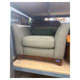 Lot of 4 club chairs