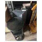 Lot of 14 assorted pedestals