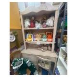 Lot of 6 furniture pieces (dolls not included)