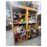 Lot of assorted stuffed animals