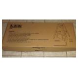 LEE --  RE-LOADING STAND