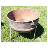 Iron Butcher Pot / Kettle w/ Stand