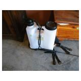 4 Gallon Back-Pack Sprayer (looks new)