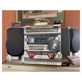 Sanyo Stereo System with 5-CD Changer