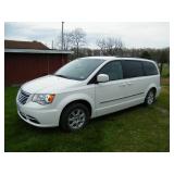 2012 Chrysler Town & Country Van Only 33,781 Miles