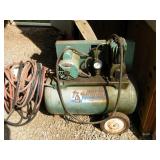 Sears 1 1/2 horse power air compressor w/ hose
