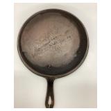 #8 ï¿½Flat Cast Iron Skillet with Handle Opening