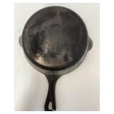 #5ï¿½Hammered Cast Iron Skillet with Pour Spouts