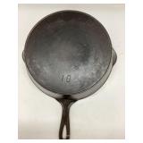 #10 ERIE Cast Iron Skillet w  Pour Spouts