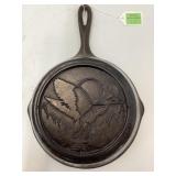 #5 Lodge Cast Iron Skillet Bird Relief Design