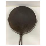 #12 A ï¿½Favorate Piqua Wareï¿½Cast Iron Skillet