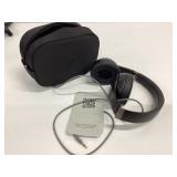 Beats Solo 4 Wired Headphones with Case