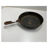 Cast Iron Skillet with Pour Spouts